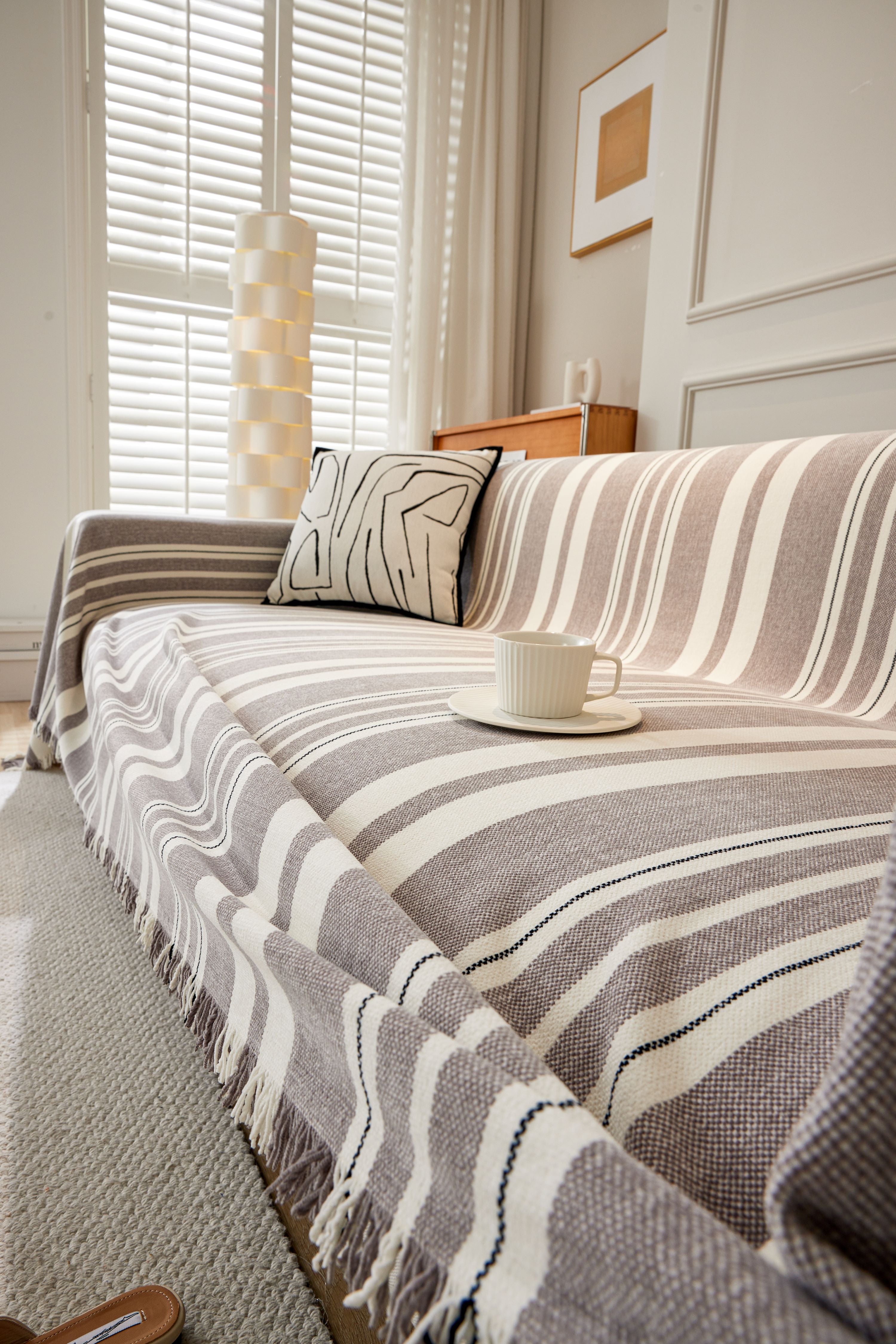 Sofa Throw - Striniara - Cross Brown