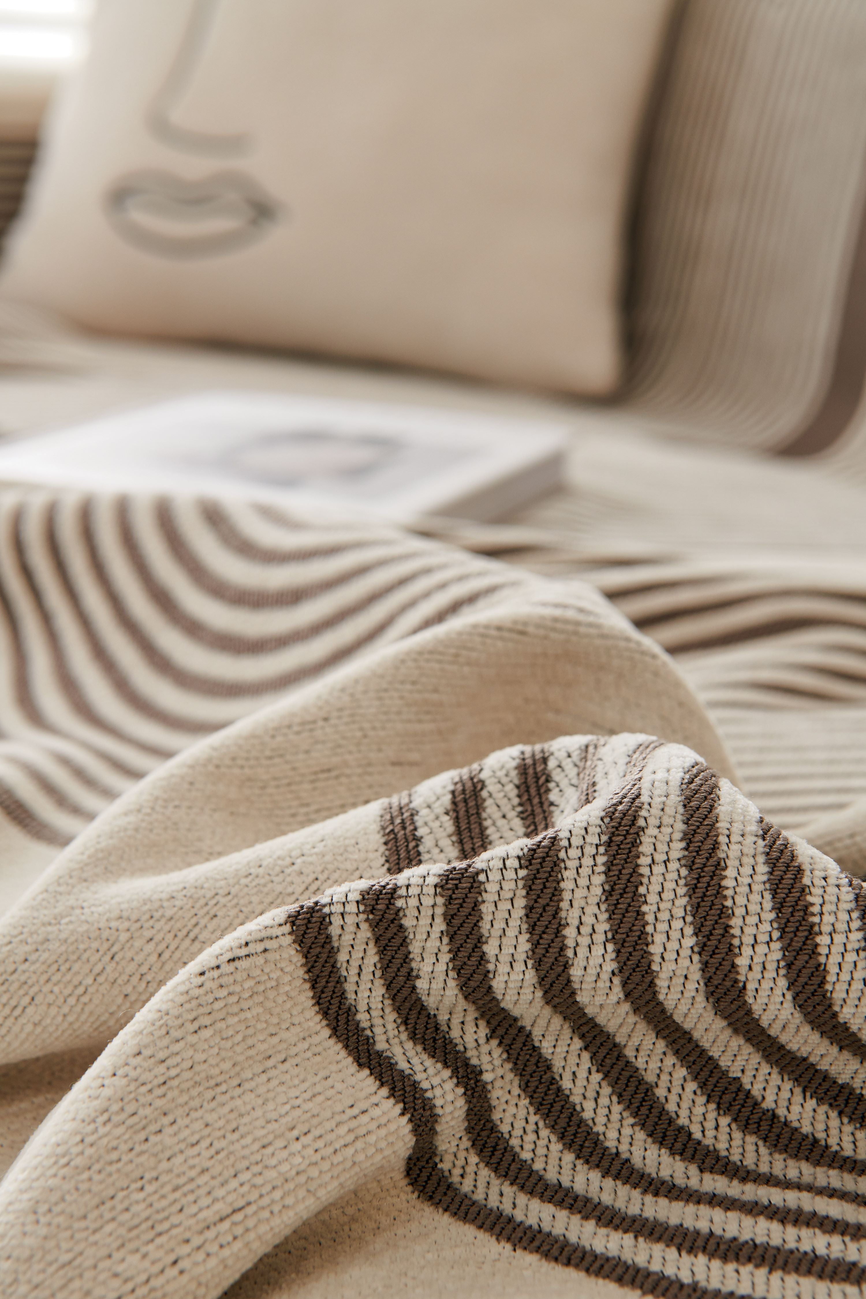 Sofa Throw - Brown Coffee - Soft Tassel Nordic Chenille