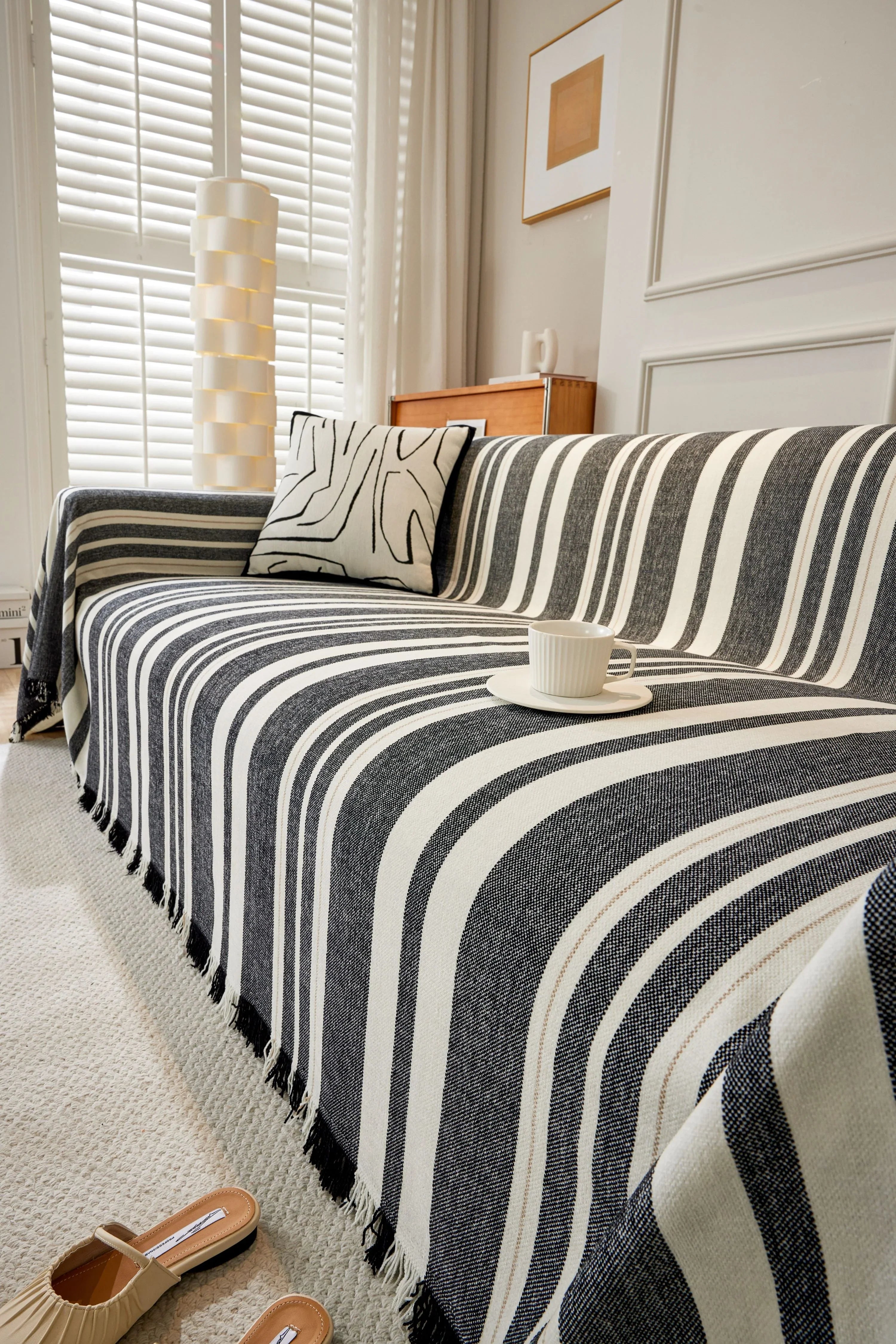 Sofa Throw - Striniara - Cross Black - The sofa cover crafter